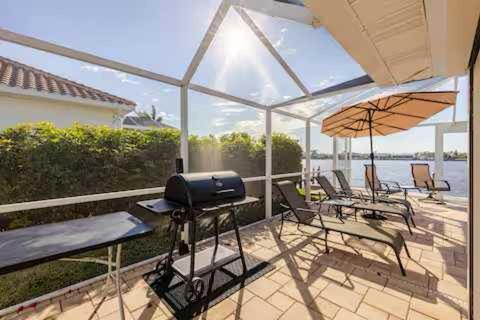 Waterfront Escape Luxurious Stay Cape Coral Buitenkant foto