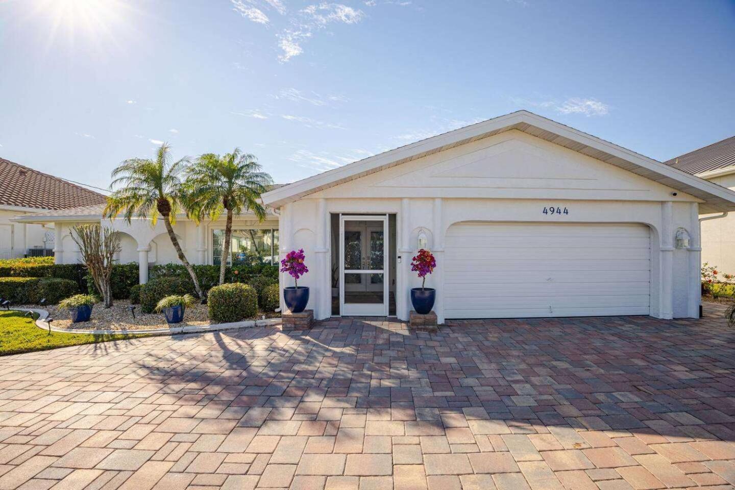 Waterfront Escape Luxurious Stay Cape Coral Buitenkant foto