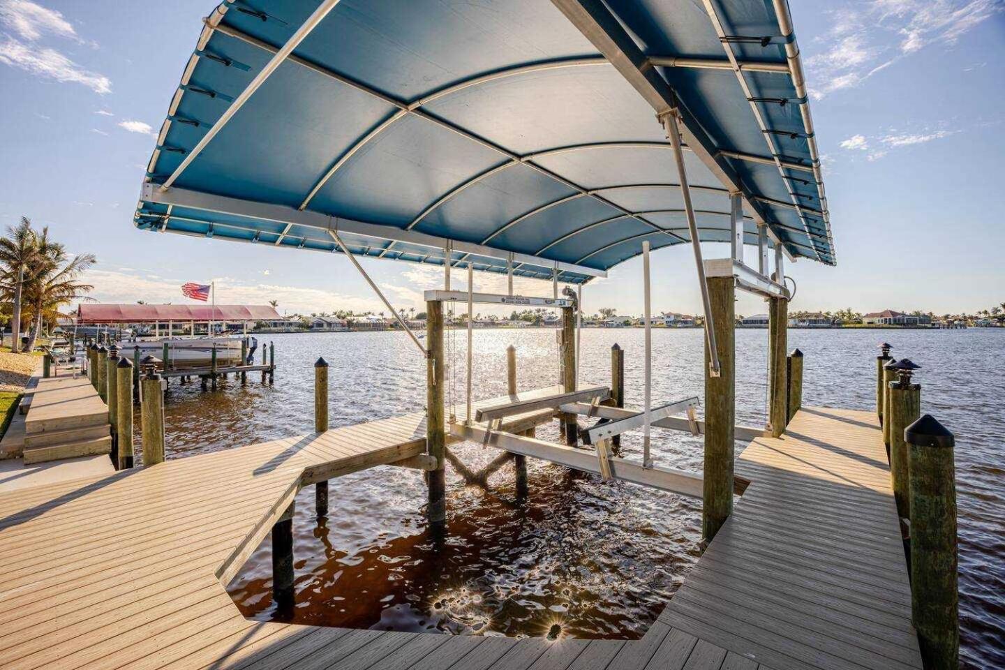 Waterfront Escape Luxurious Stay Cape Coral Buitenkant foto