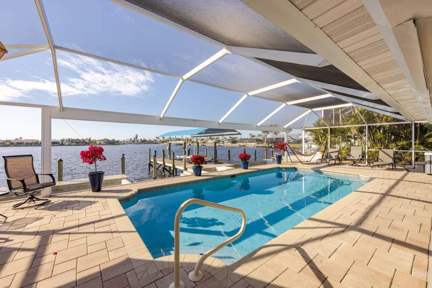 Waterfront Escape Luxurious Stay Cape Coral Buitenkant foto