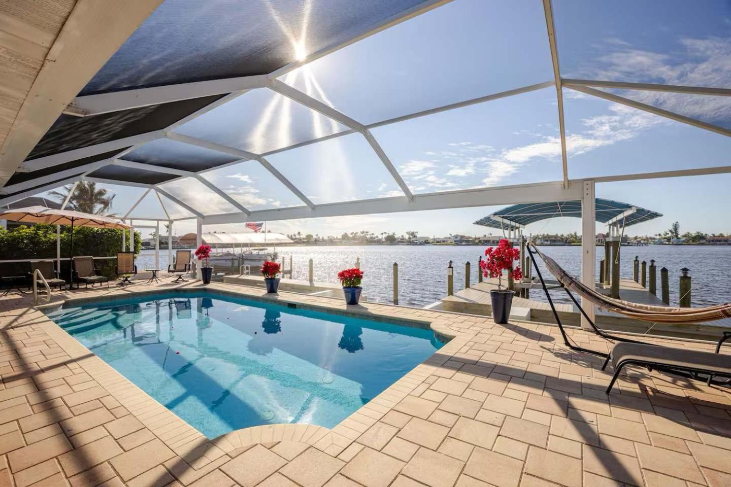 Waterfront Escape Luxurious Stay Cape Coral Buitenkant foto
